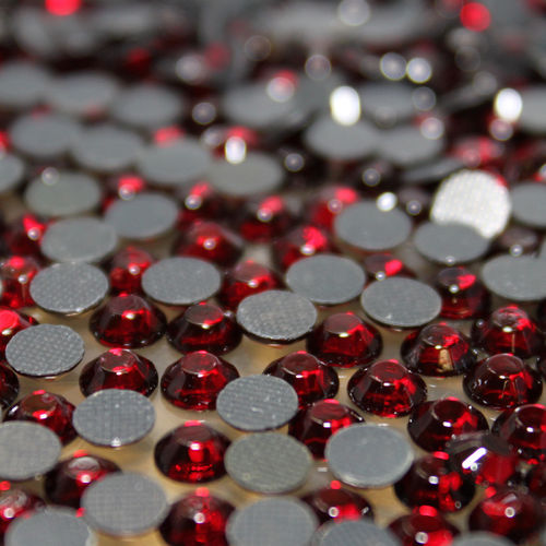 1000 Strass s6 hotfix 2,1mm couleur n°138 rouge vin