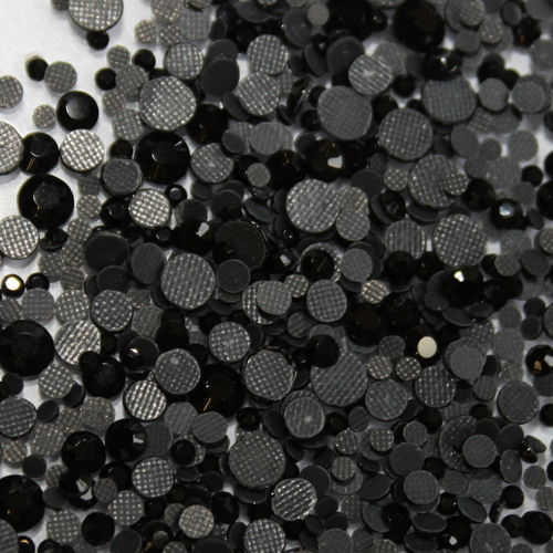 1000 rhinestones hotfix s06 color N °102 black  2,1 mm