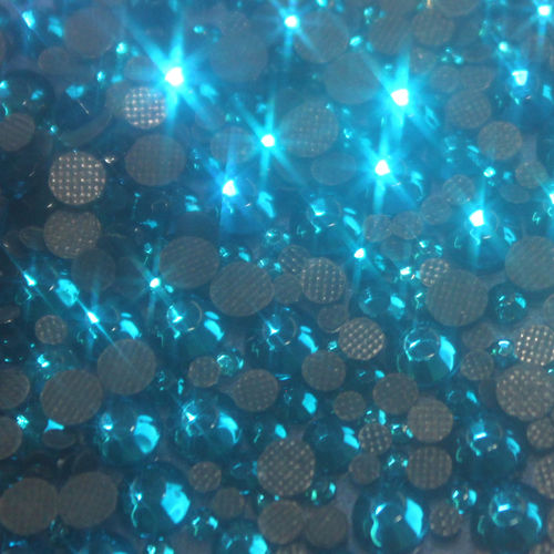 1000 Strass s6 hotfix 2,1mm couleur n°107 Turquoise