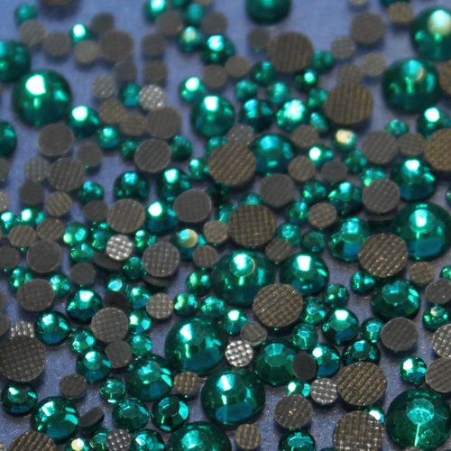1000 rhinestones hotfix s06 color N°118 emerald 2,1mm