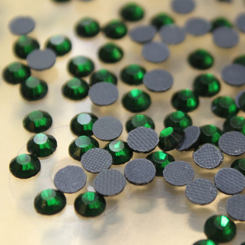 1000 rhinestones hotfix s06 color N°129 green 2,1mm