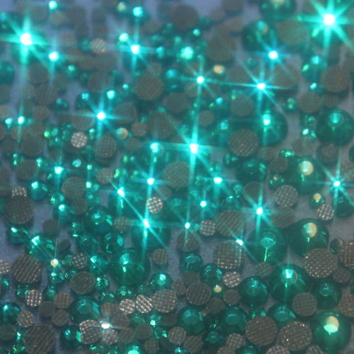 250 rhinestones s16 hotfix 4 mm color n°118 emerald